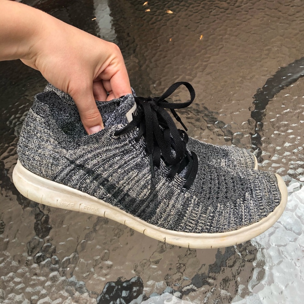 Nike Free RN Flyknit Sneakers